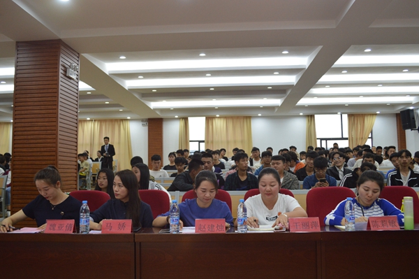 评委_副本.jpg 评委_副本.jpg