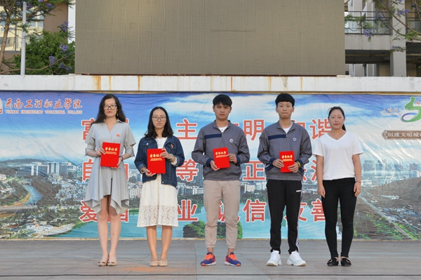 DSC_3304_副本.jpg DSC_3304_副本.jpg